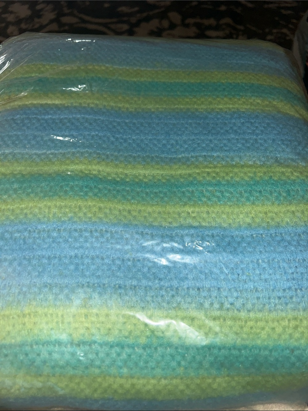 NWT Biltmore vintage thermal blanket in blue hues and yellow colors - Picture 5 of 7
